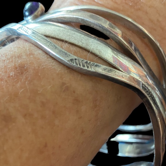 The Shapes of Things: 5 Vintage Sterling Silver Geometric Shaped Bangles - Picture 11 of 15